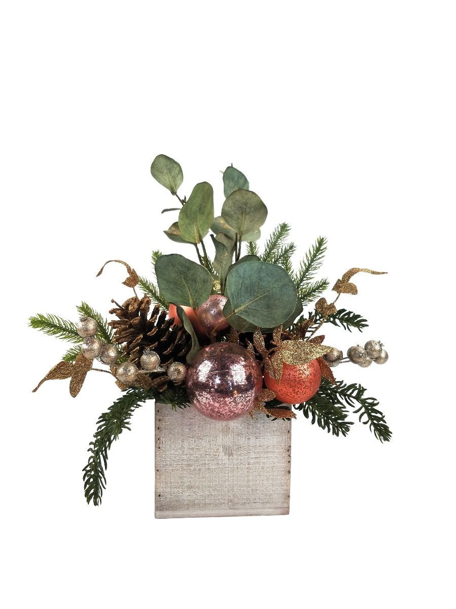 Berry and pinecone foliage centrepiece